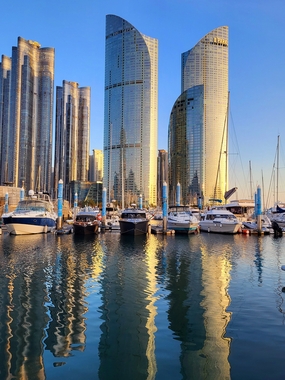 韩国釜山高楼大厦建筑景观摄影图片